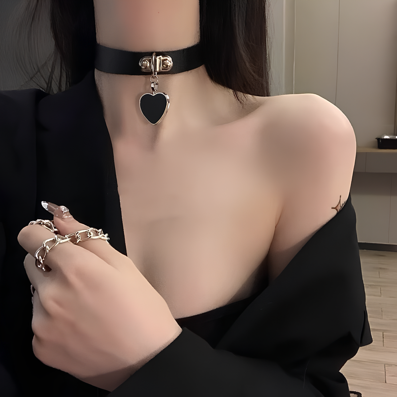 Black Heart Leash Choker