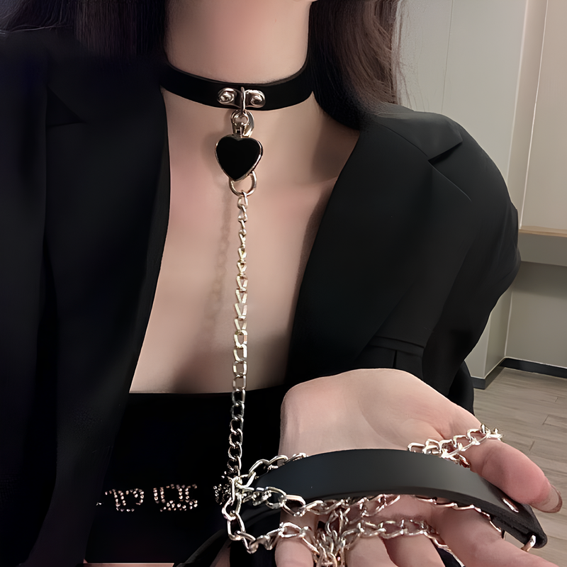 Black Heart Leash Choker
